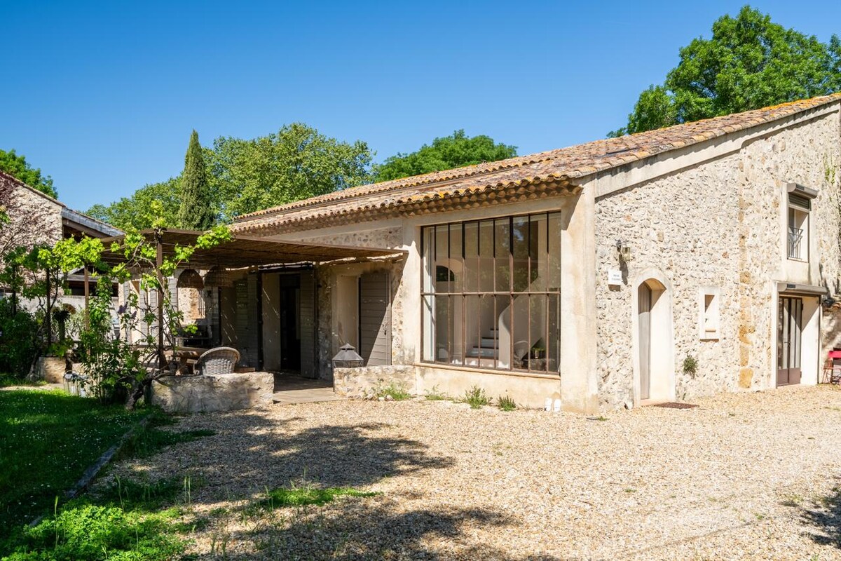 Provençal farmhouse & padel court swimming pool AC