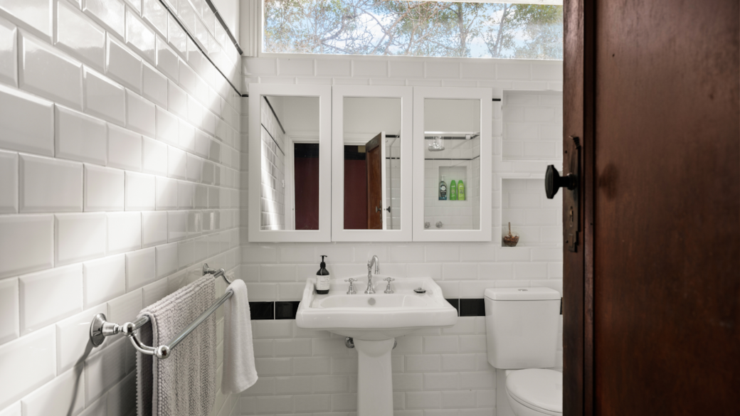 Grand View - Bathroom