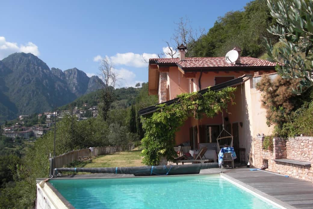 Blick vom Pool nach Sermerio