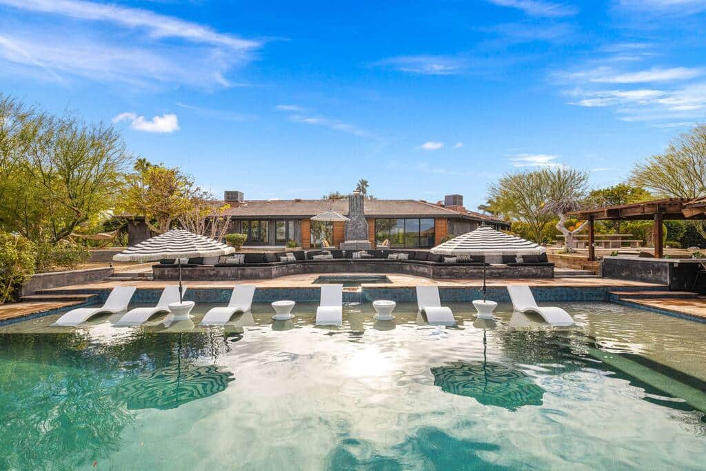 Oversized lounging pool
