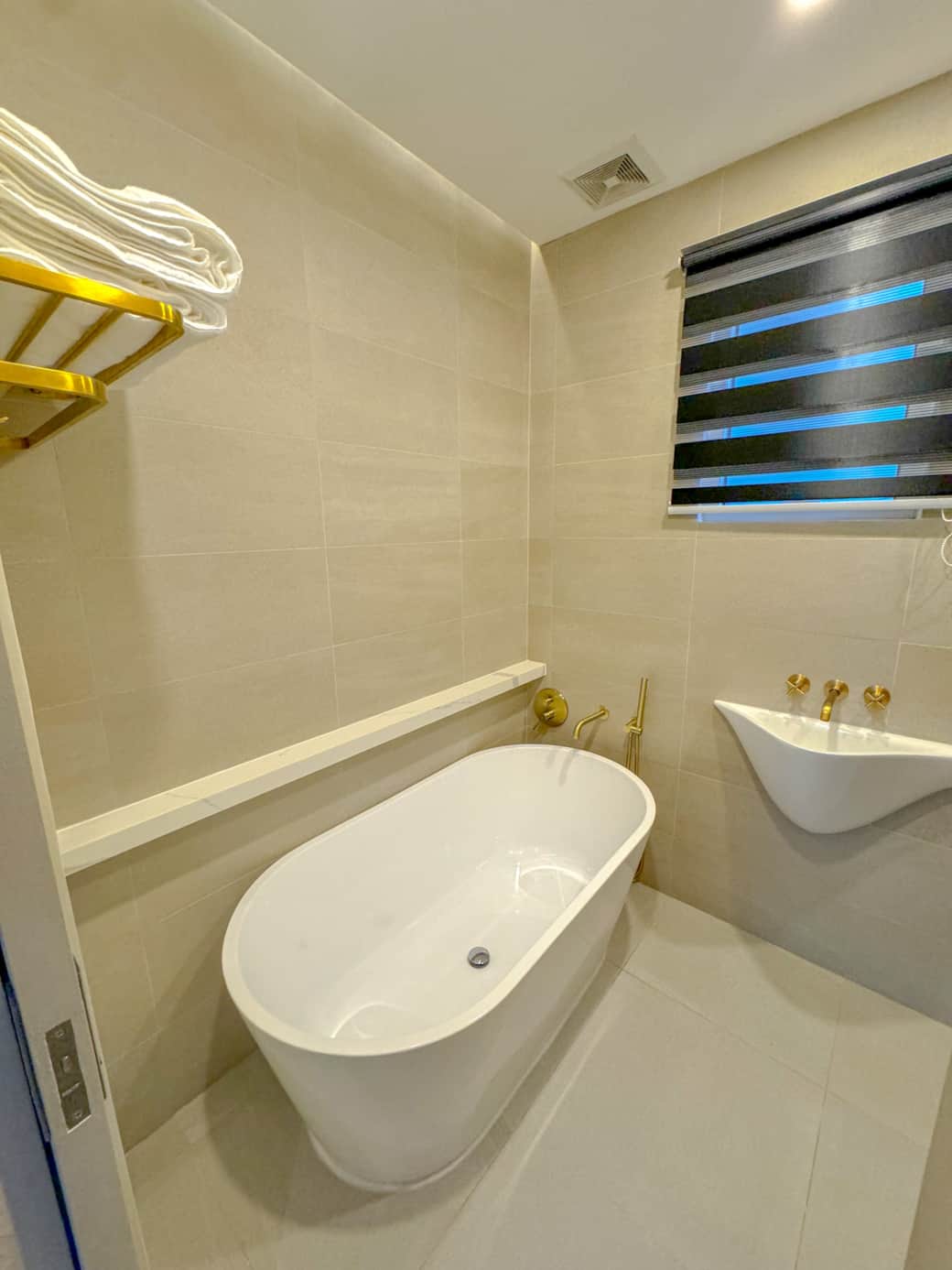 BATHTUB
