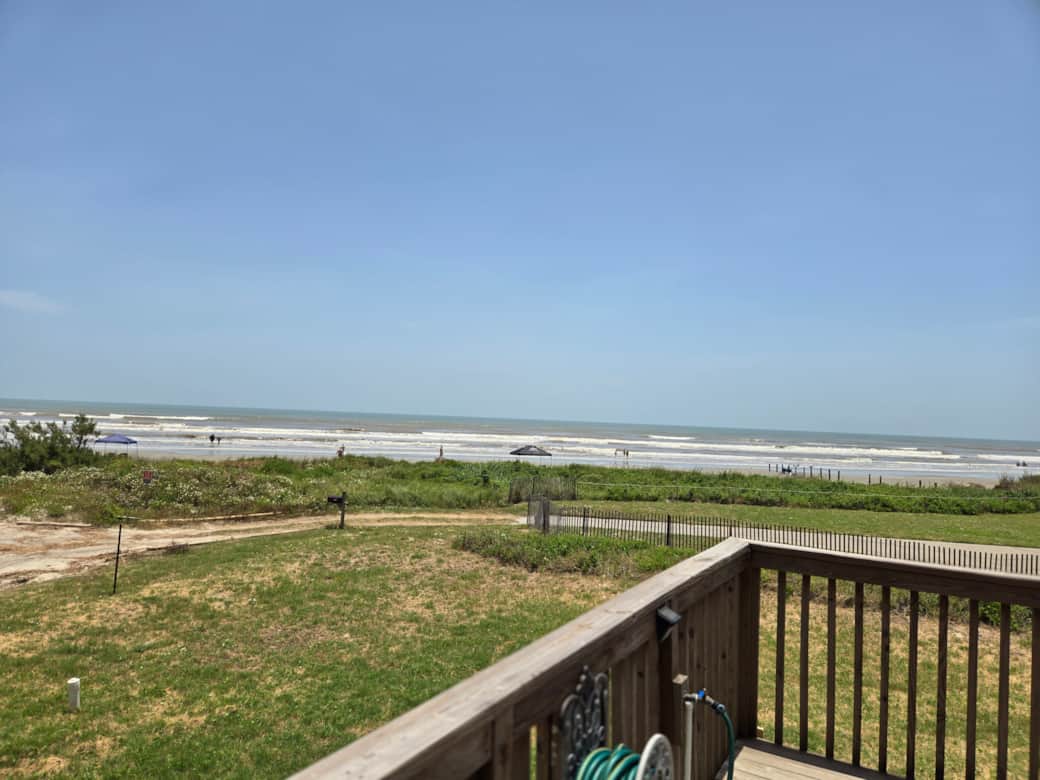Full Beach Front Views