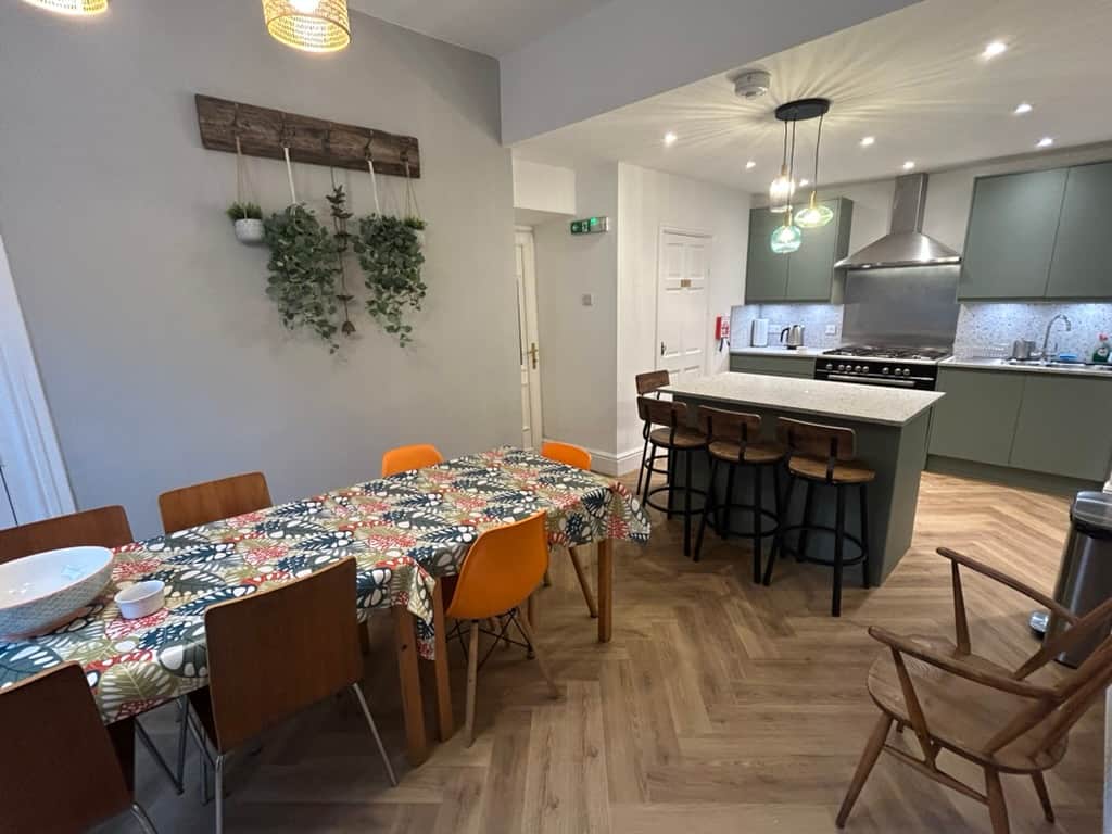 Kitchen breakfast room