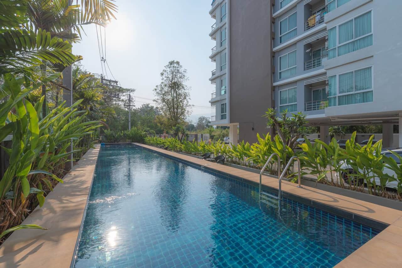 Swimming pool for a refresh dip.
