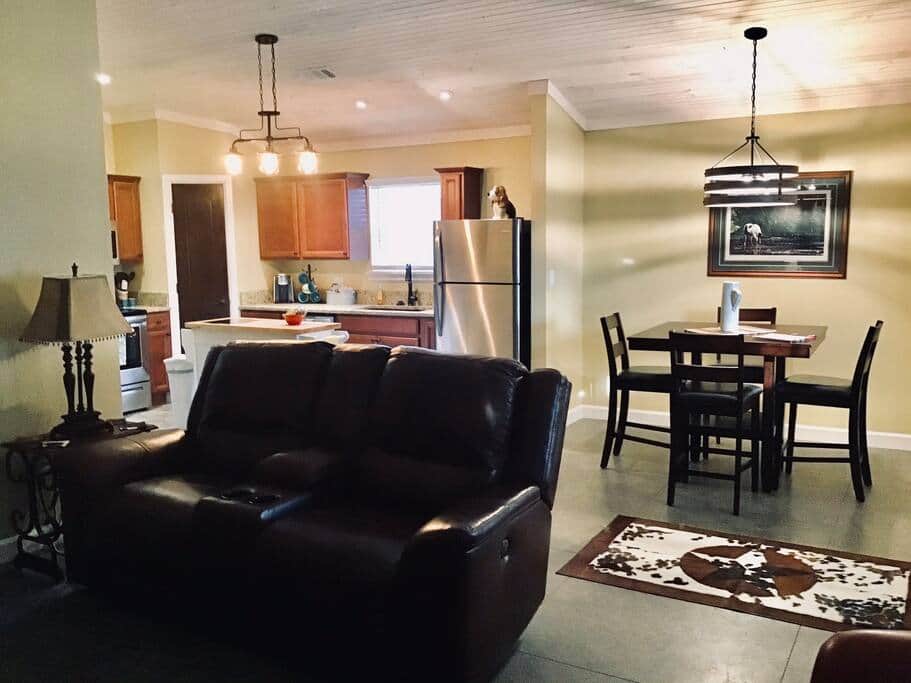 PIONEER VILLAGESAGE CABIN3 BLKS TO MERCANTILE Vacation Home in Pawhuska