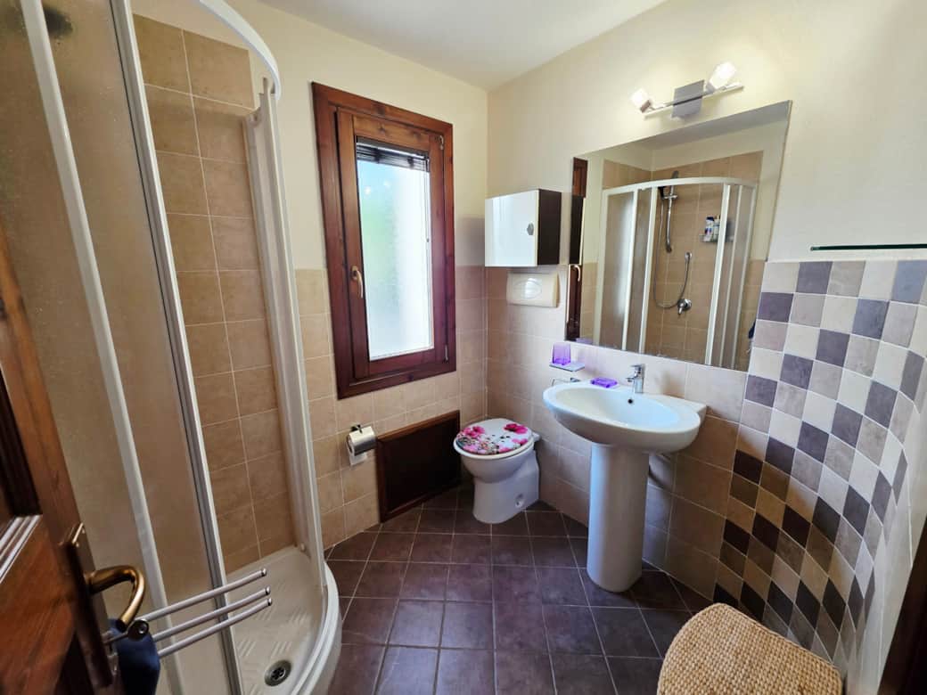 Bagno al piano terra, funzionale e con doccia