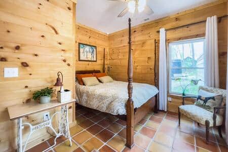 This is the master bedroom. Separate entrance, through glass sliding door onto front porch. This is the master bedroom. Separate entrance, through glass sliding door onto front porch.