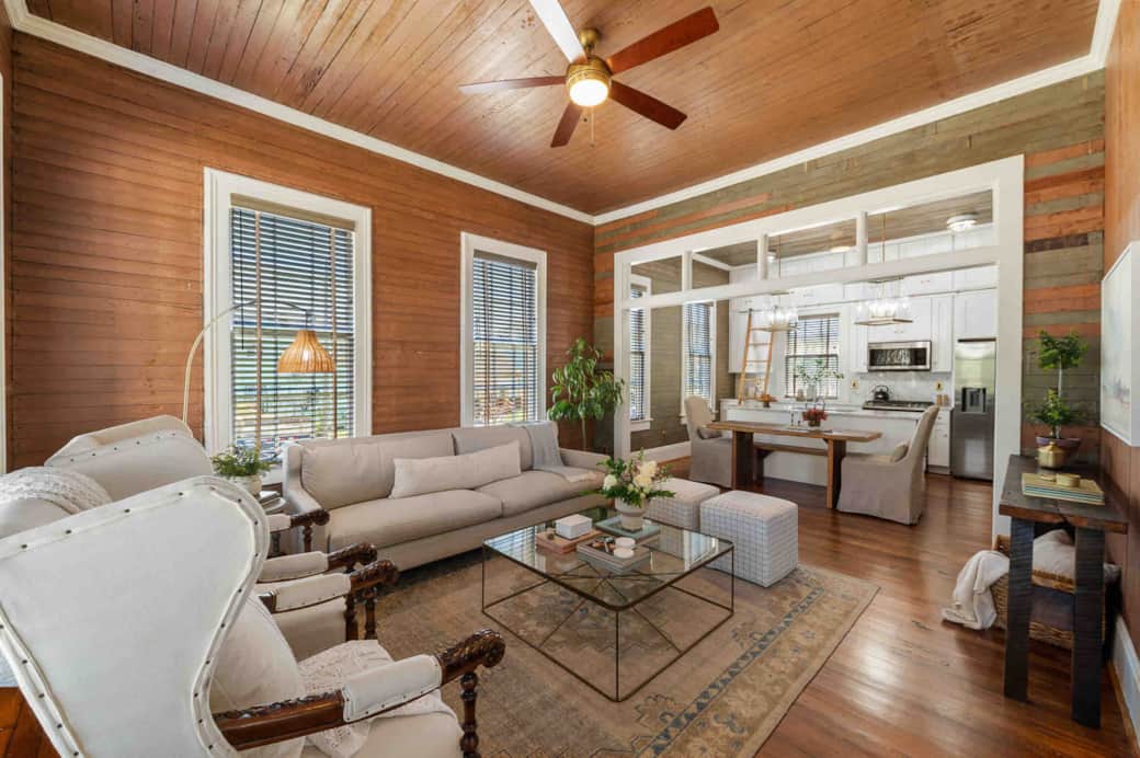 Living room! Living room!