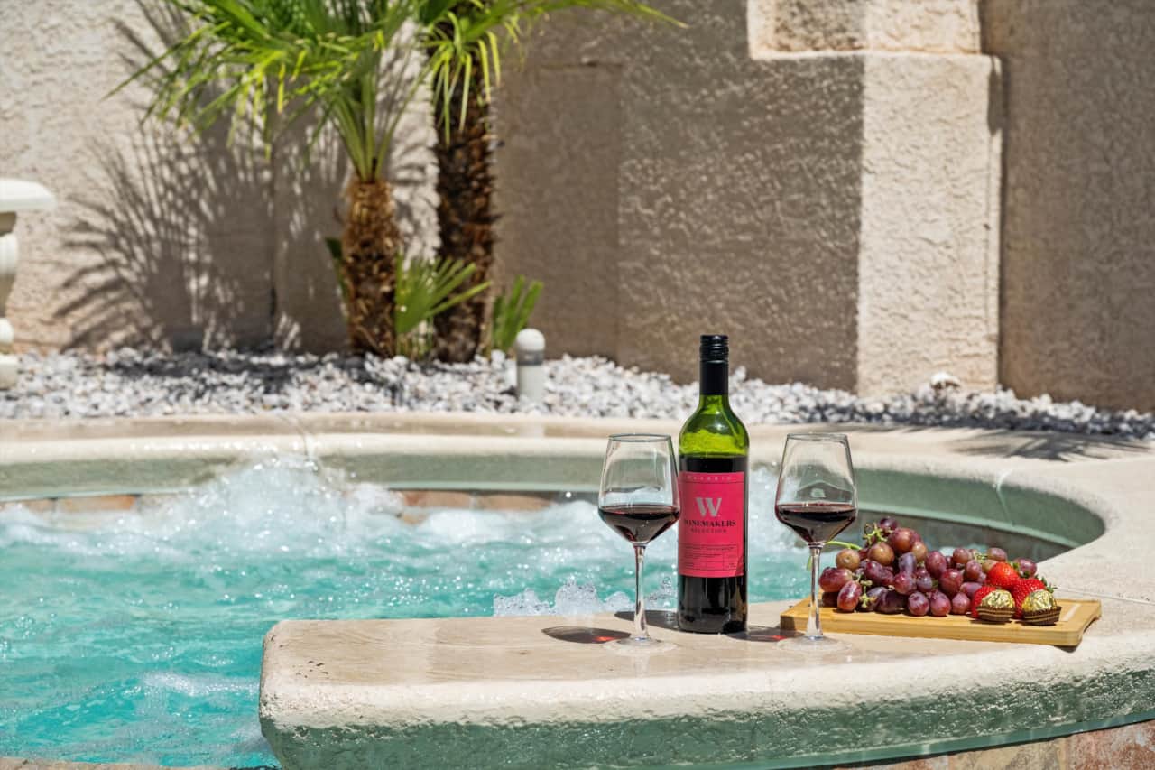 Come Join Your Perfect Getaway! 