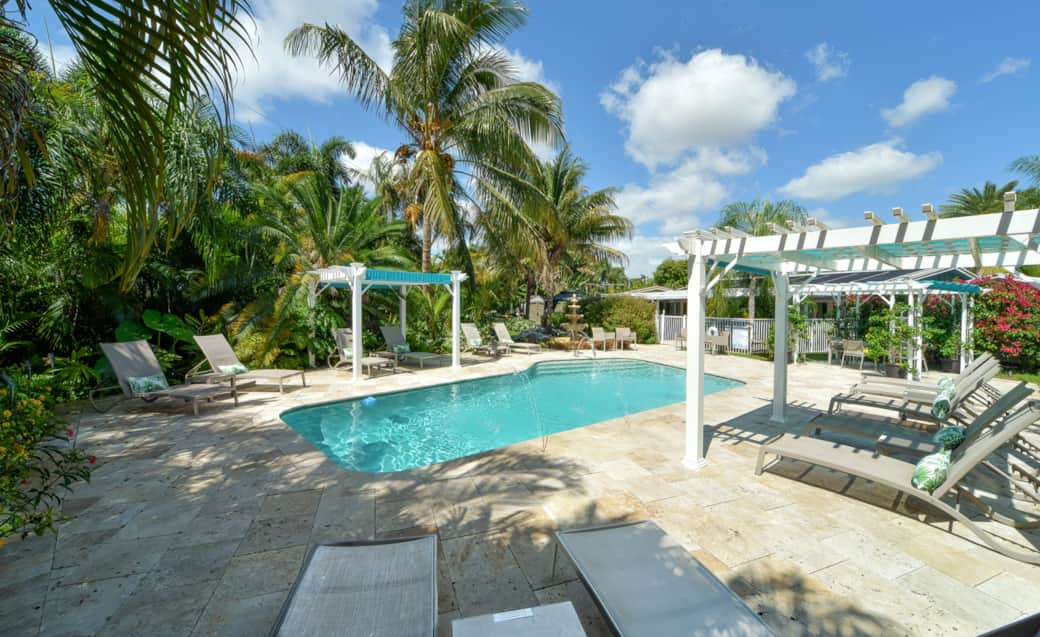 Shaded & Sunny Lounge Chairs by the Pool Shaded & Sunny Lounge Chairs by the Pool
