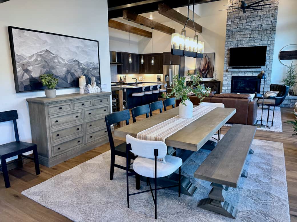 Dining Area with buffet