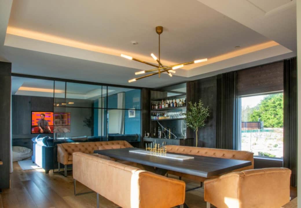 Dining Area Dining Area