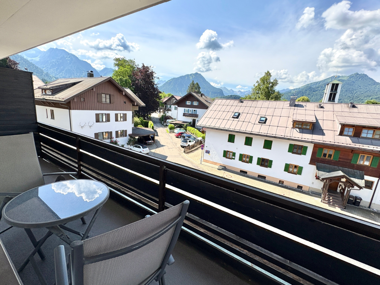 Südbalkon mit toller Aussicht