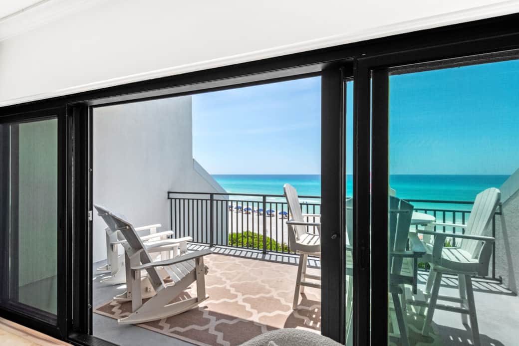 Gulf front main floor balcony