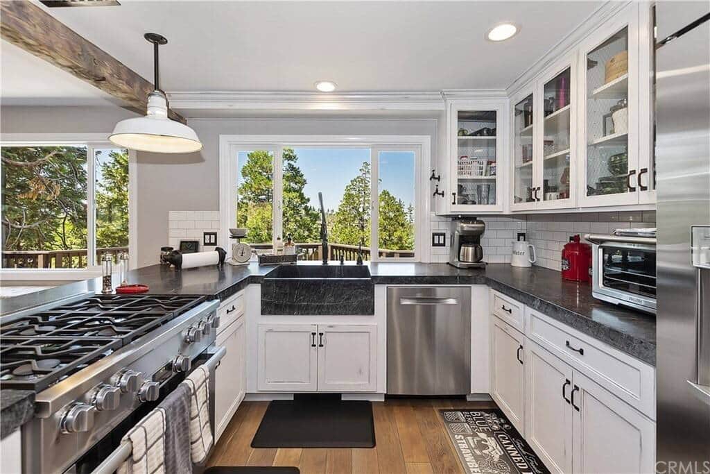 A kitchen you’ll love to cook in. A kitchen you’ll love to cook in.