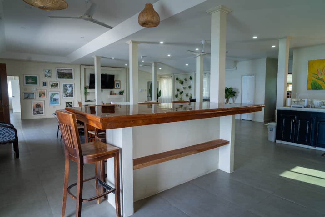 Driftwood Suite breakfast bar Driftwood Suite breakfast bar