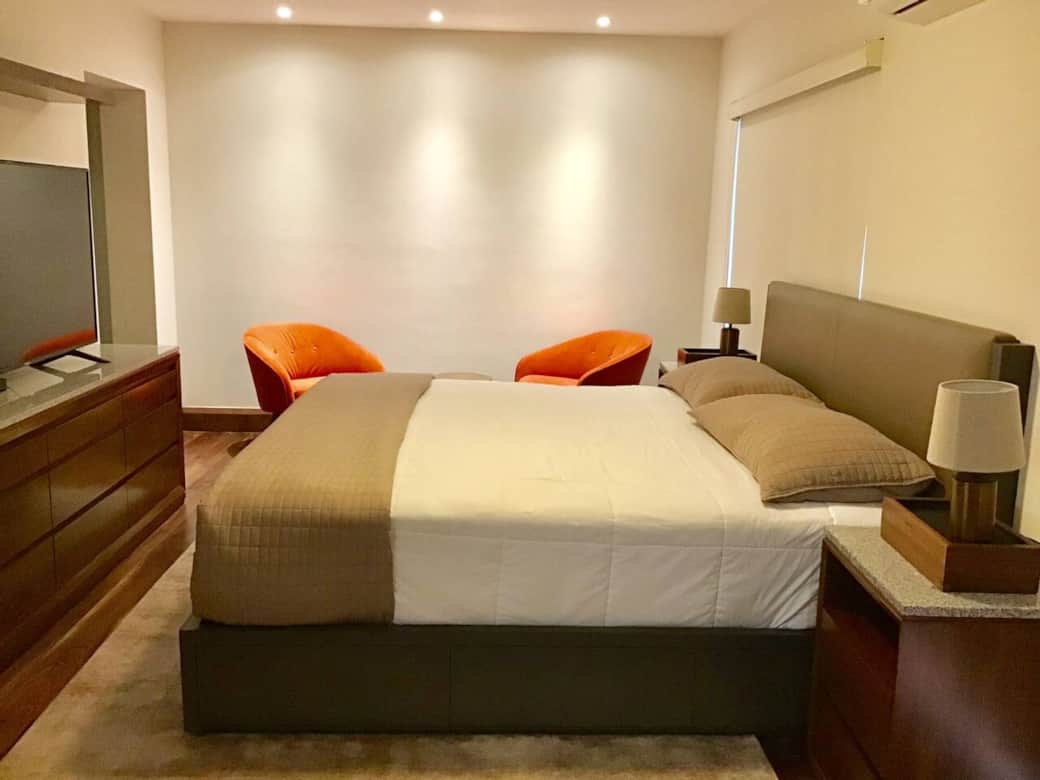 Recámara King Size con aire acondicionado y Smart TV