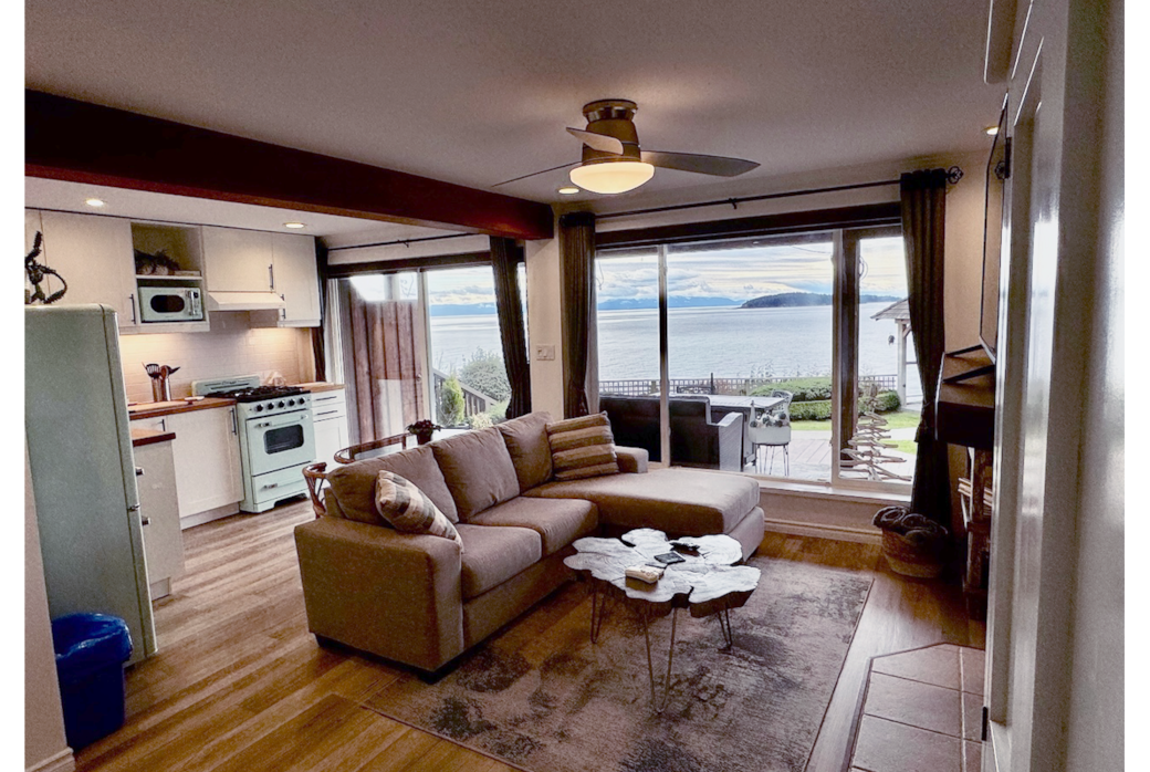 Living/Kitchen