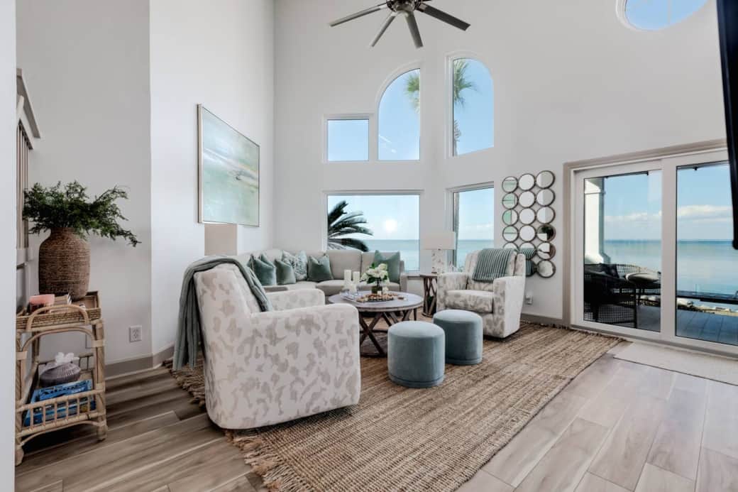 An open floor plan that is great for family gatherings. An open floor plan that is great for family gatherings.