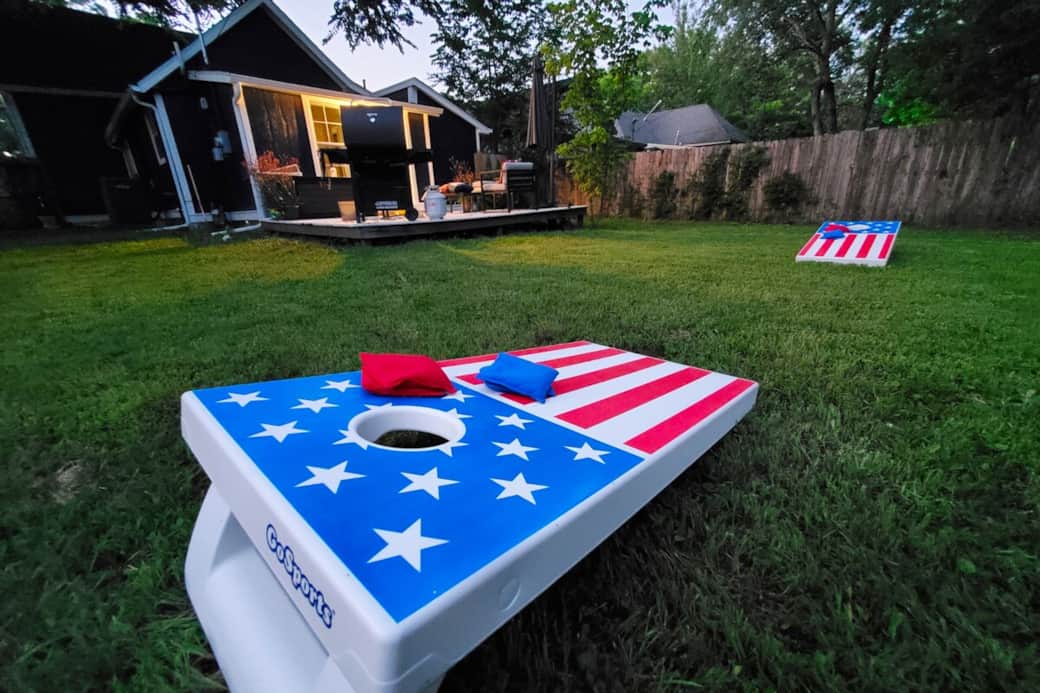 Plenty of yard room for an evening of cornhole!