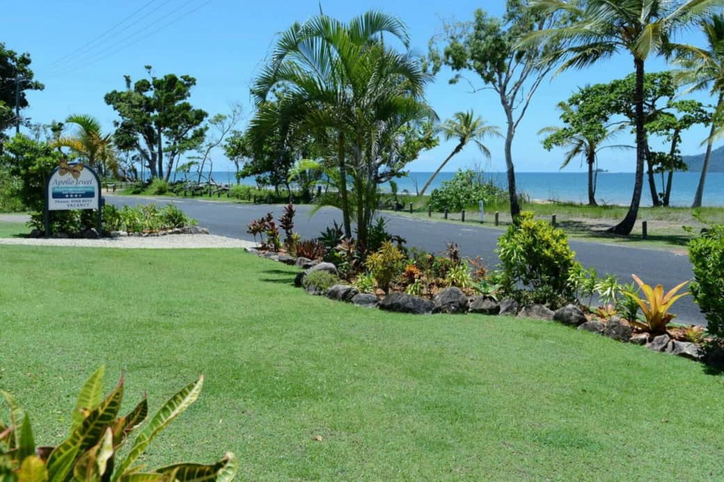 Apollo Jewel front garden and view