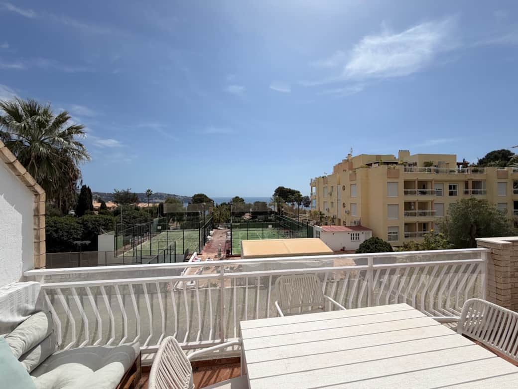 Image picker 92C87CE6 33EC 42F5 93F4 9E64E083F80D 19975 0000097629638A41