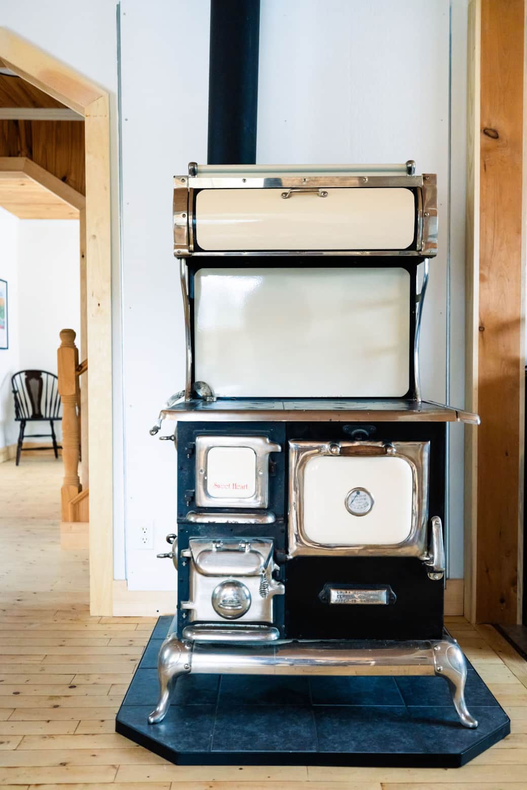 Traditional stove (ornamental)