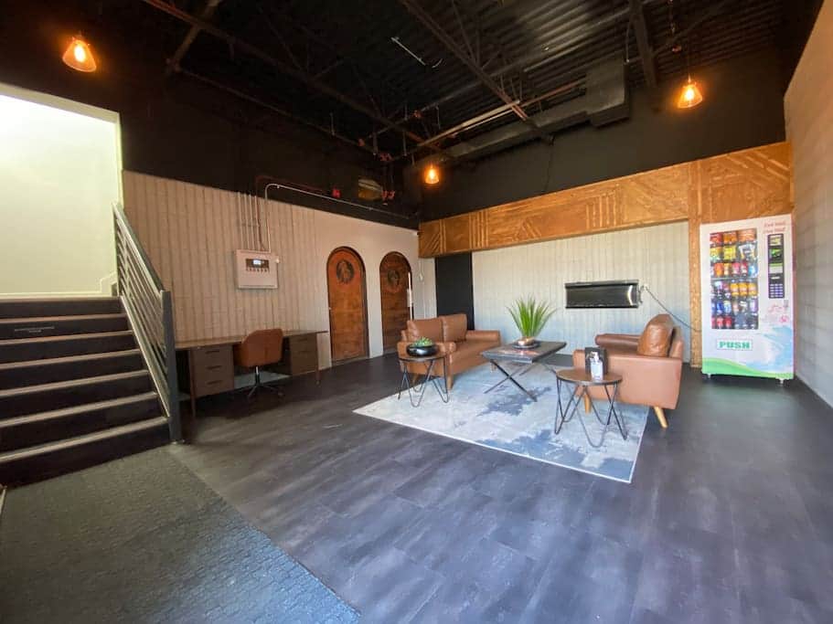 Trendy Foyer with Guest Vending Machine available and business desk Trendy Foyer with Guest Vending Machine available and business desk