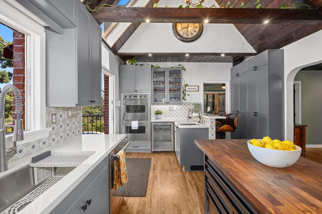 Kitchen - Kensington Canyon - Celebrity Vacation Homes Kitchen - Kensington Canyon - Celebrity Vacation Homes