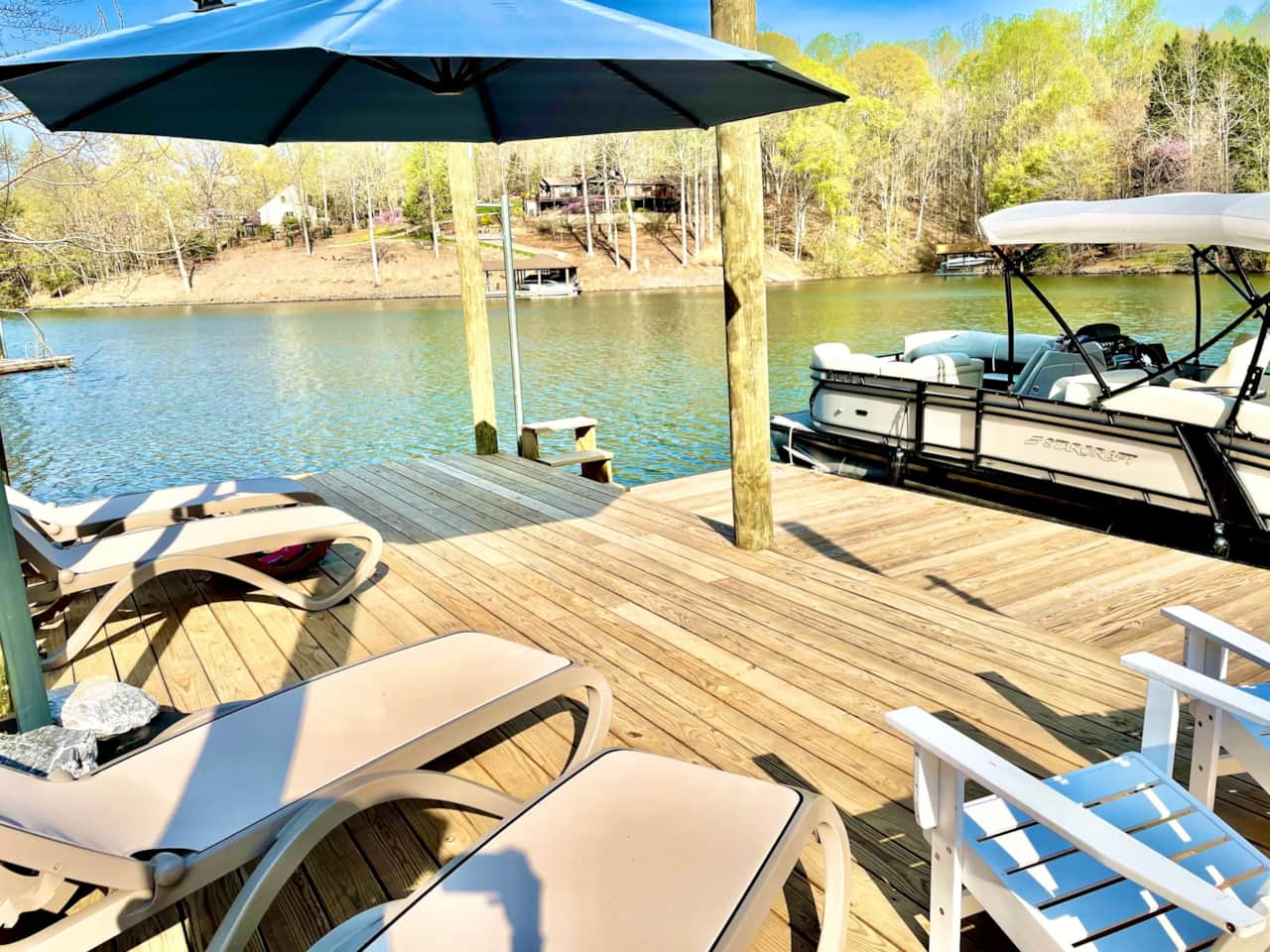 Large Dock and Boat Parking