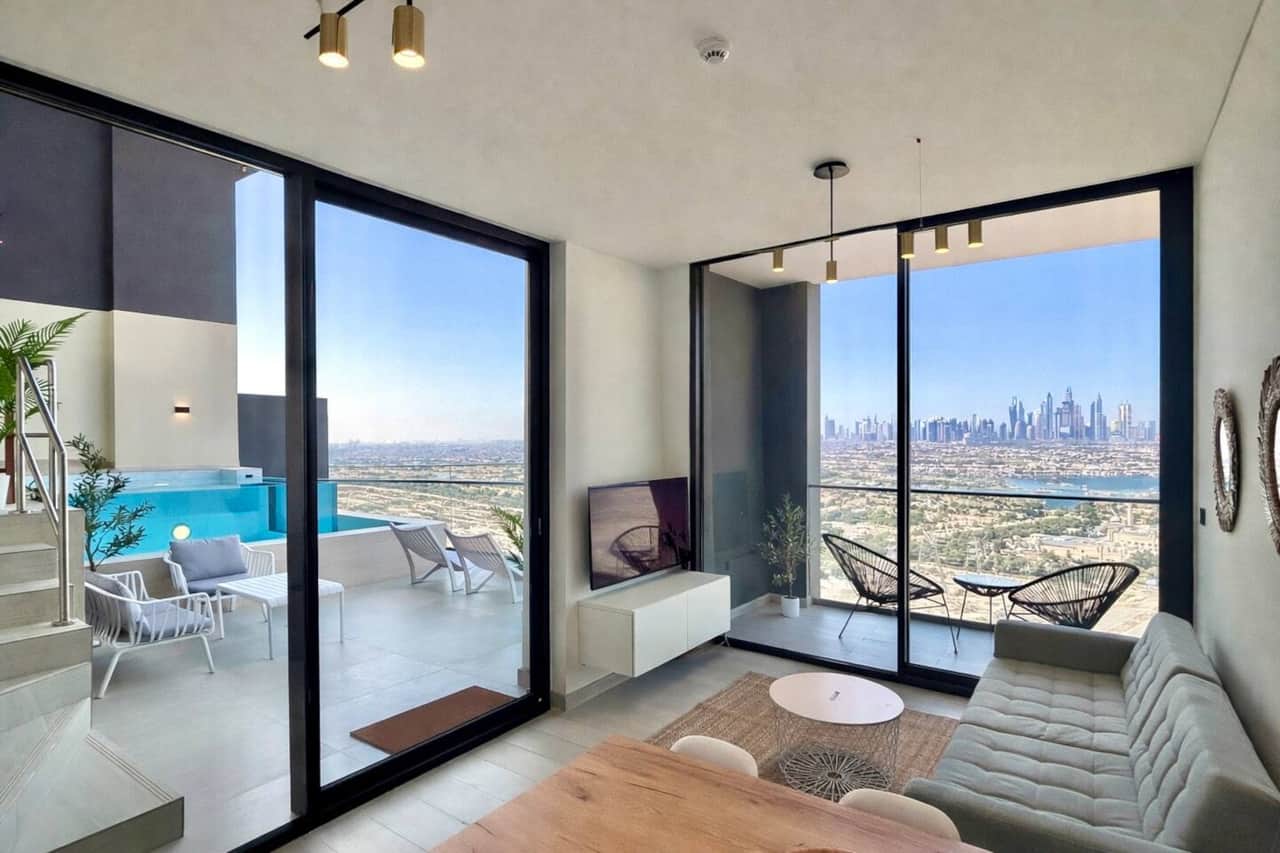 The stylish living room blends comfort & elegance with a big sofa & a 55-inch edgeless Smart TV. Enjoy meals at the dining table while taking in stunning floor-to-ceiling views. Sleep an extra 2 people with the sofa bed and newly fitted curtains. 