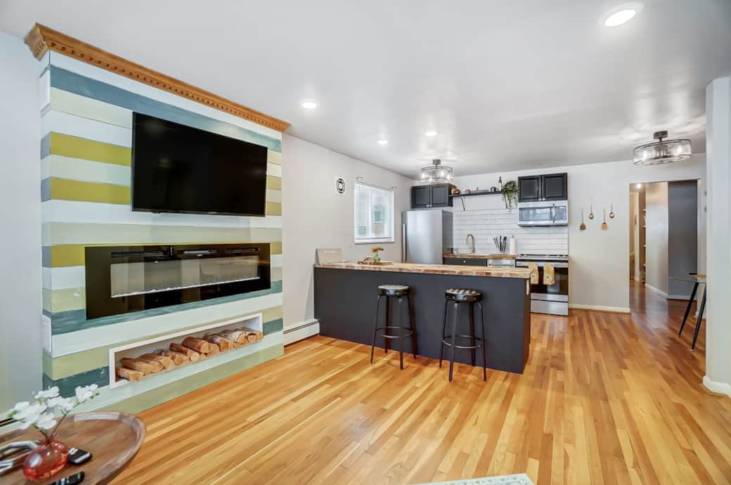 Open Concept Kitchen & Living Room 