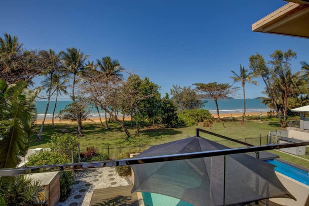 6. FRANGIPANI PLACE - BEACHFRONT