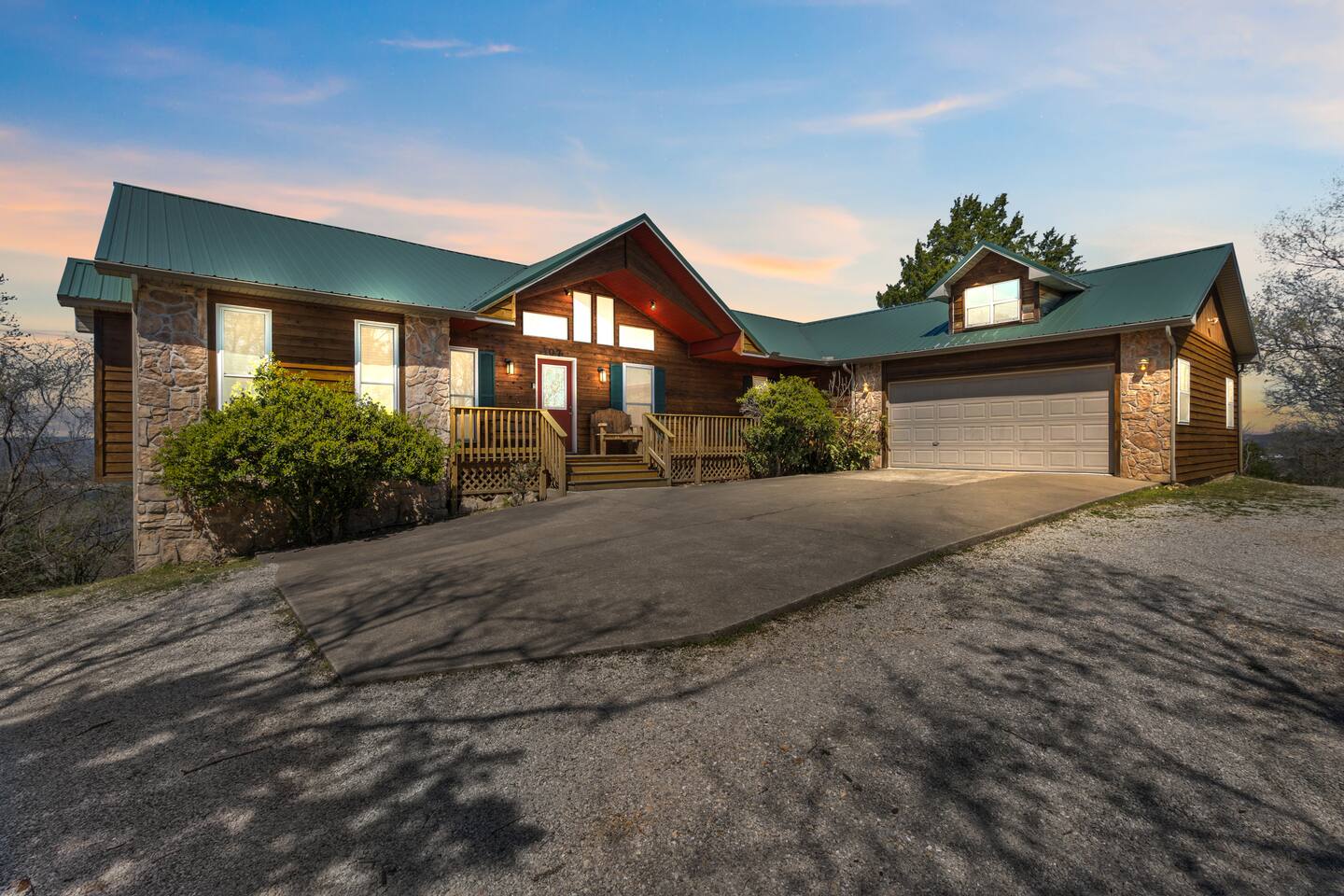 Hillcrest Lodge - 107