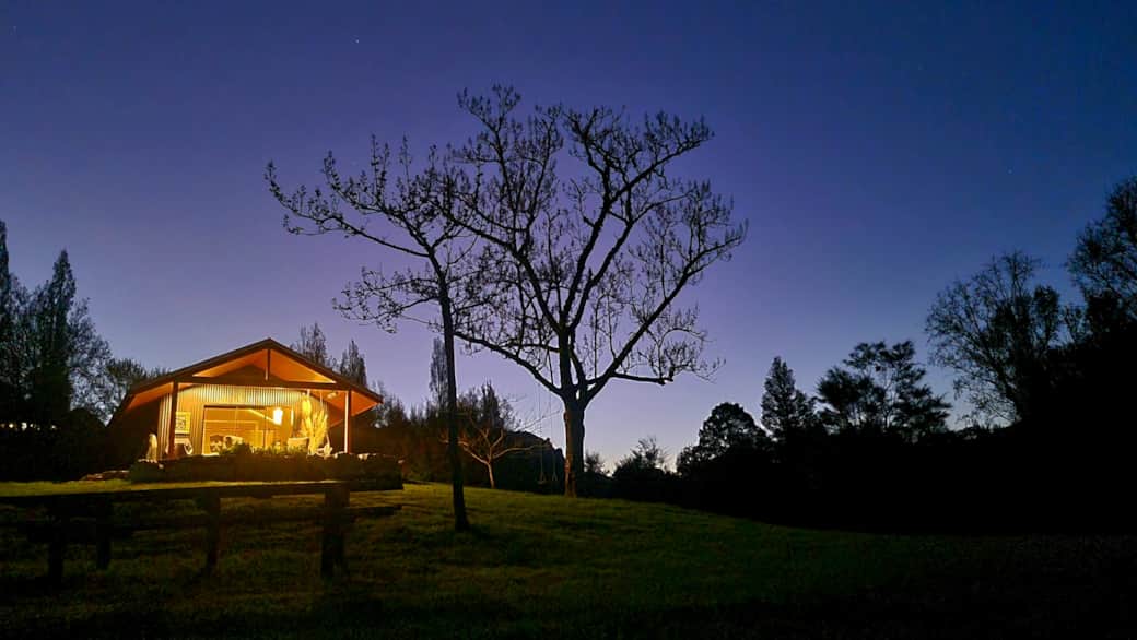 iver Song Cabin Ripples Retreat – riverside luxury stay for couples & families in Waitomo N