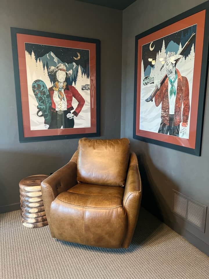 Primary leather chair corner