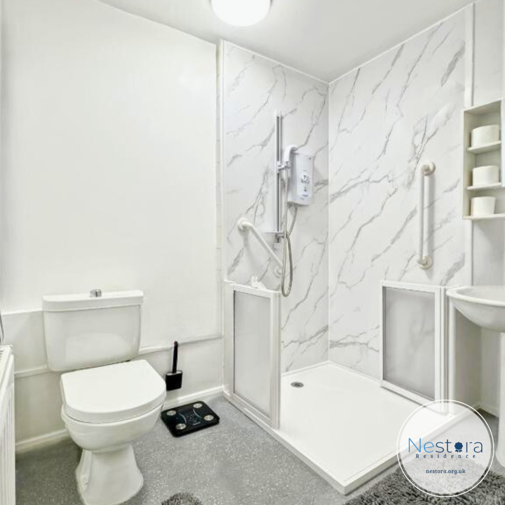 Nestora Residence - Camberwell - Modern Bathroom with Marble Tiles and Walk-in Shower