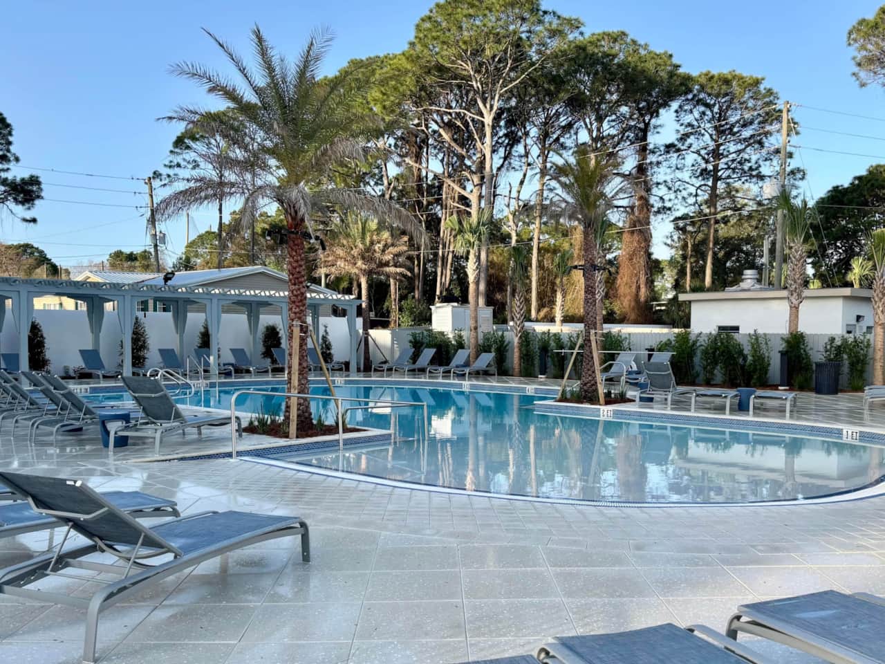 Pool.jpg