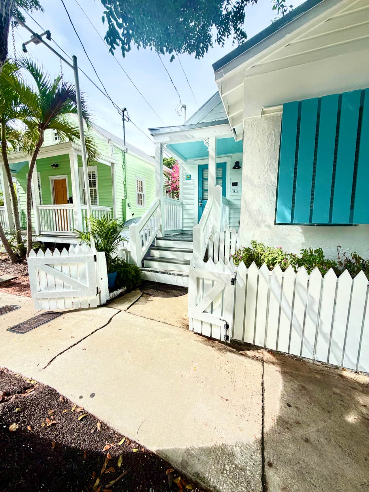 Fenced Private Entrance