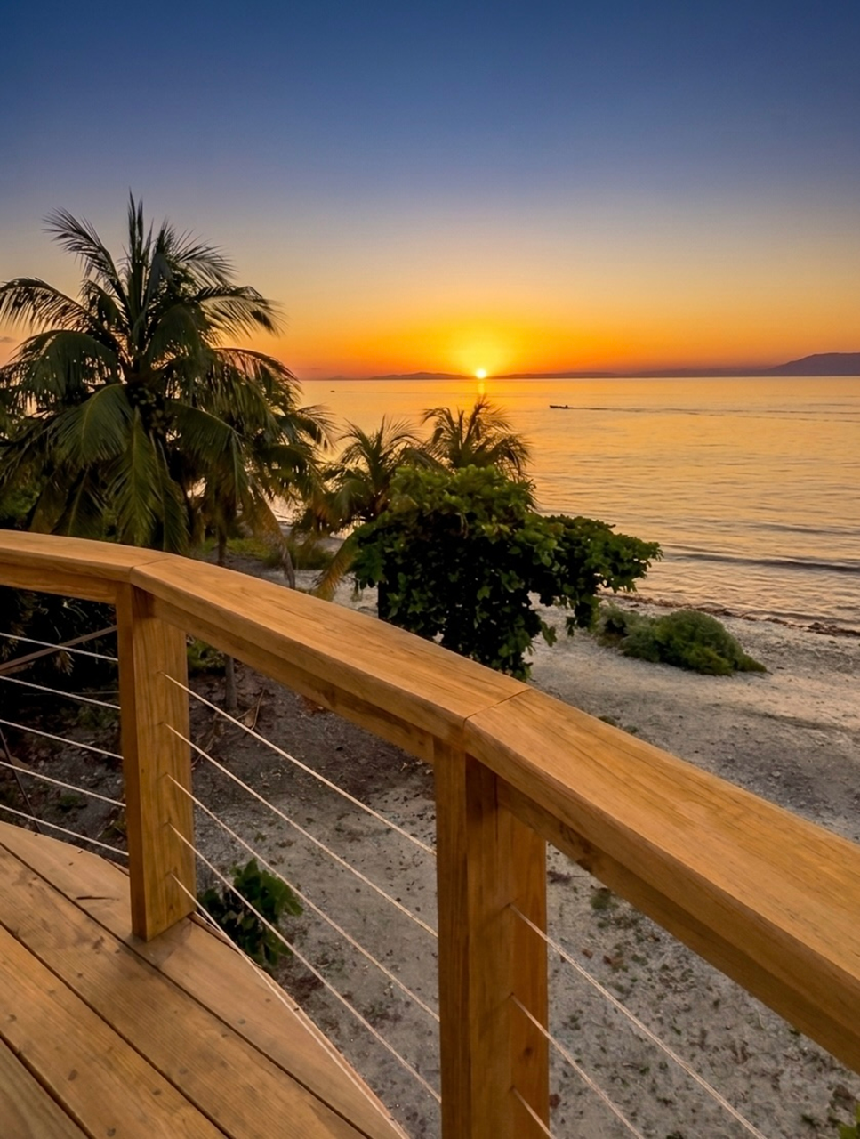 Quatro Vista Sunrise on the Suntan Deck