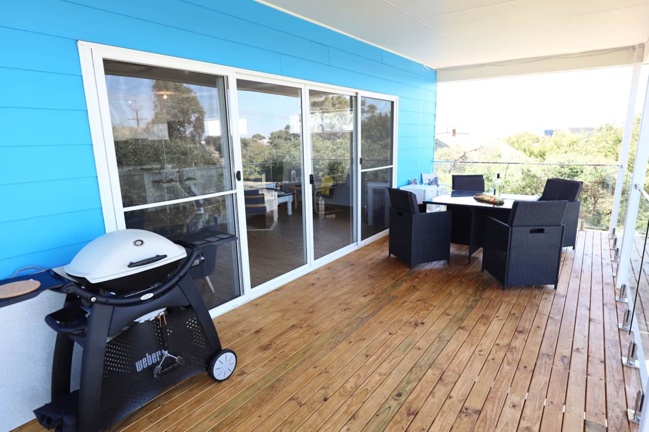 Robe Accommodation Jonas Blue Sleeps 10 