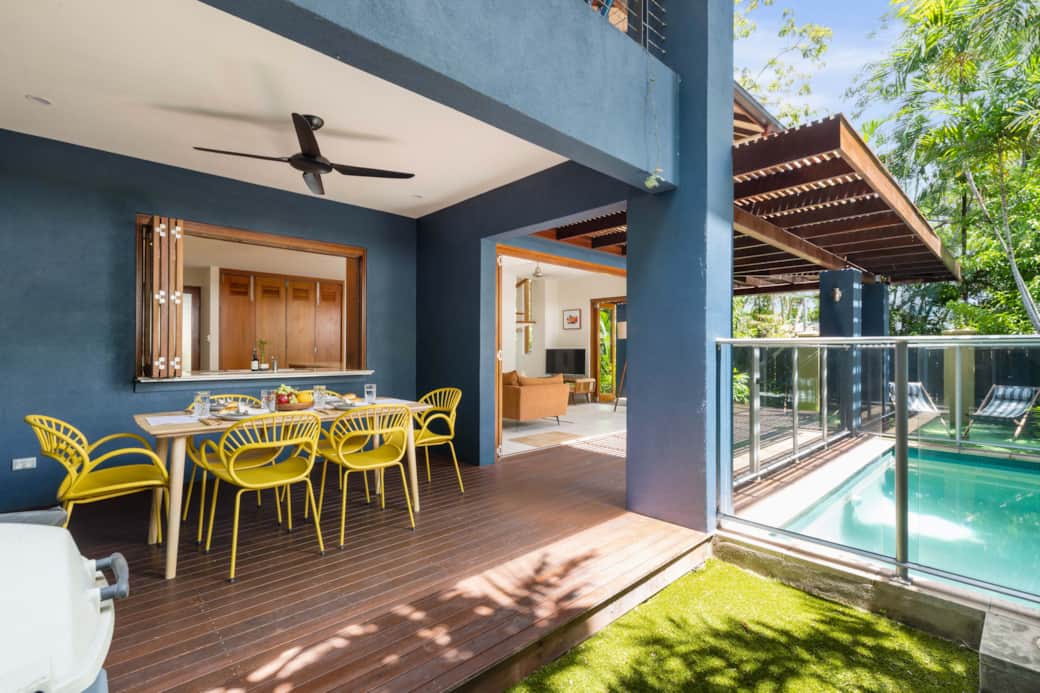 Outdoor dining / kitchen servery 