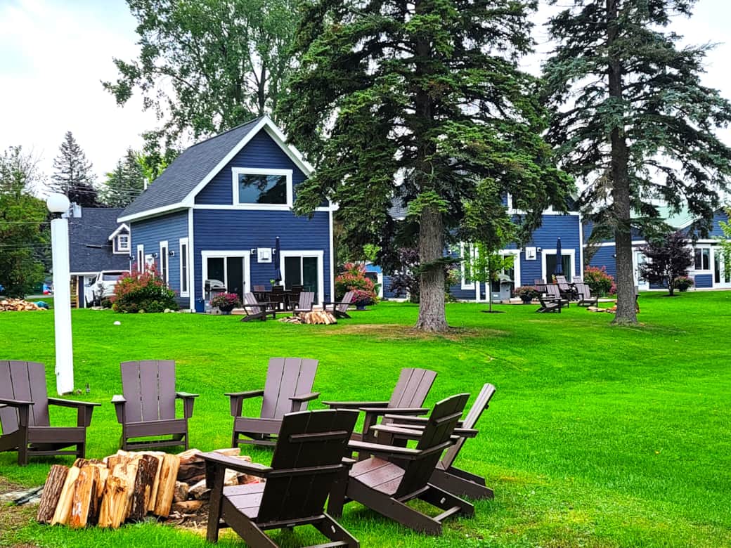 Exterior Loon