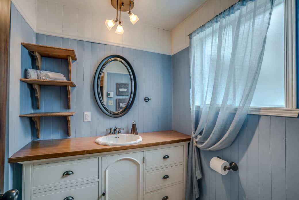 Salle de bain avec douche (RDC)
