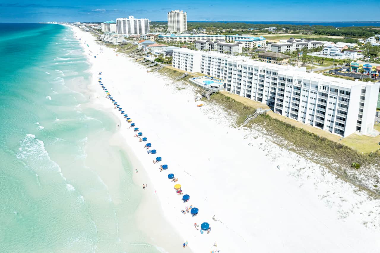 Free beach chairs and umbrella daily! (3/1-10/31 annually)
