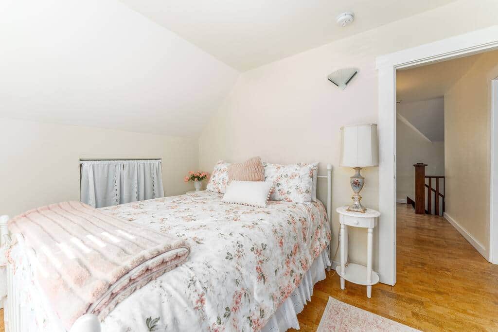 Upstairs bedroom #3 with Queen mattress. Personal bathroom directly across from bedroom. Upstairs bedroom #3 with Queen mattress. Personal bathroom directly across from bedroom.
