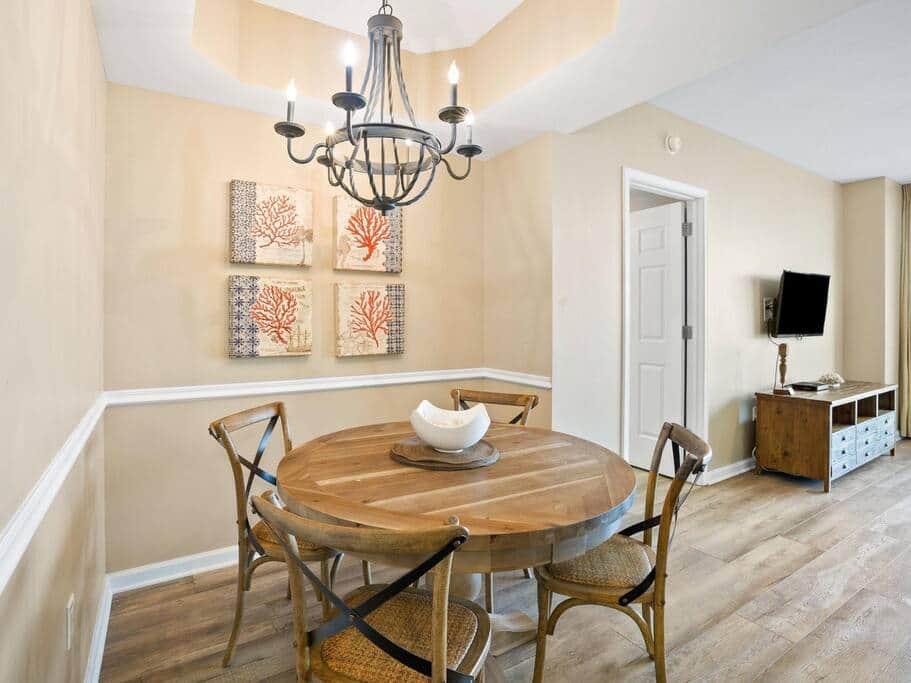 Dining Area Dining Area