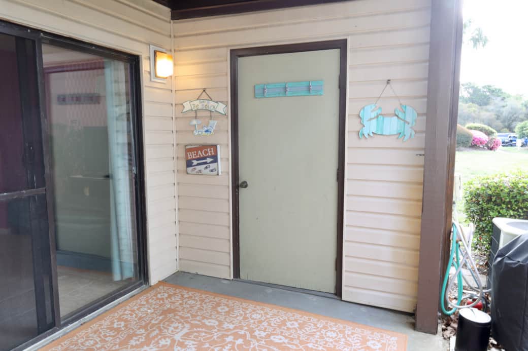Back patio and place to hang beach towels