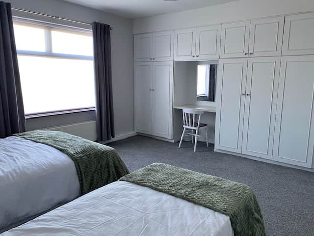 Room 2 (3)