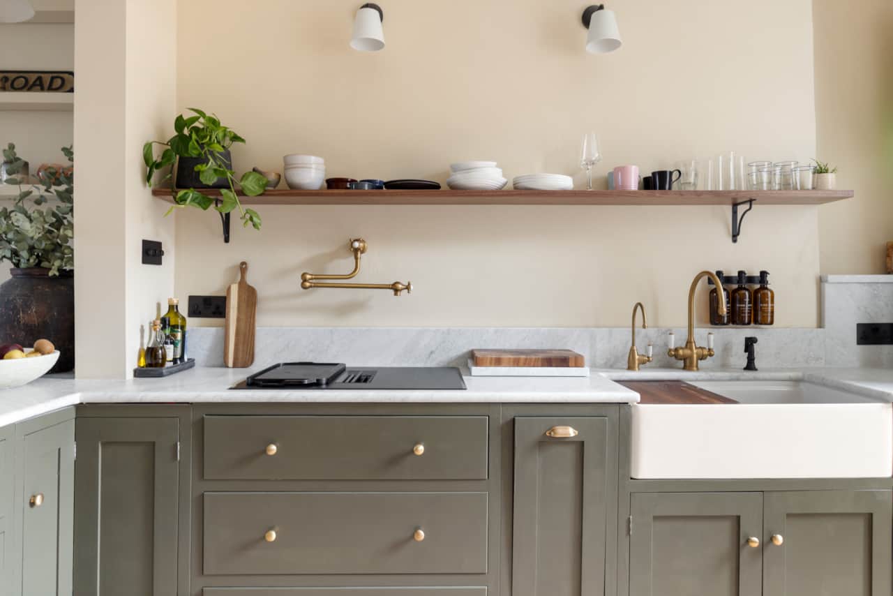 Immaculate Fully Equipped Kitchen 